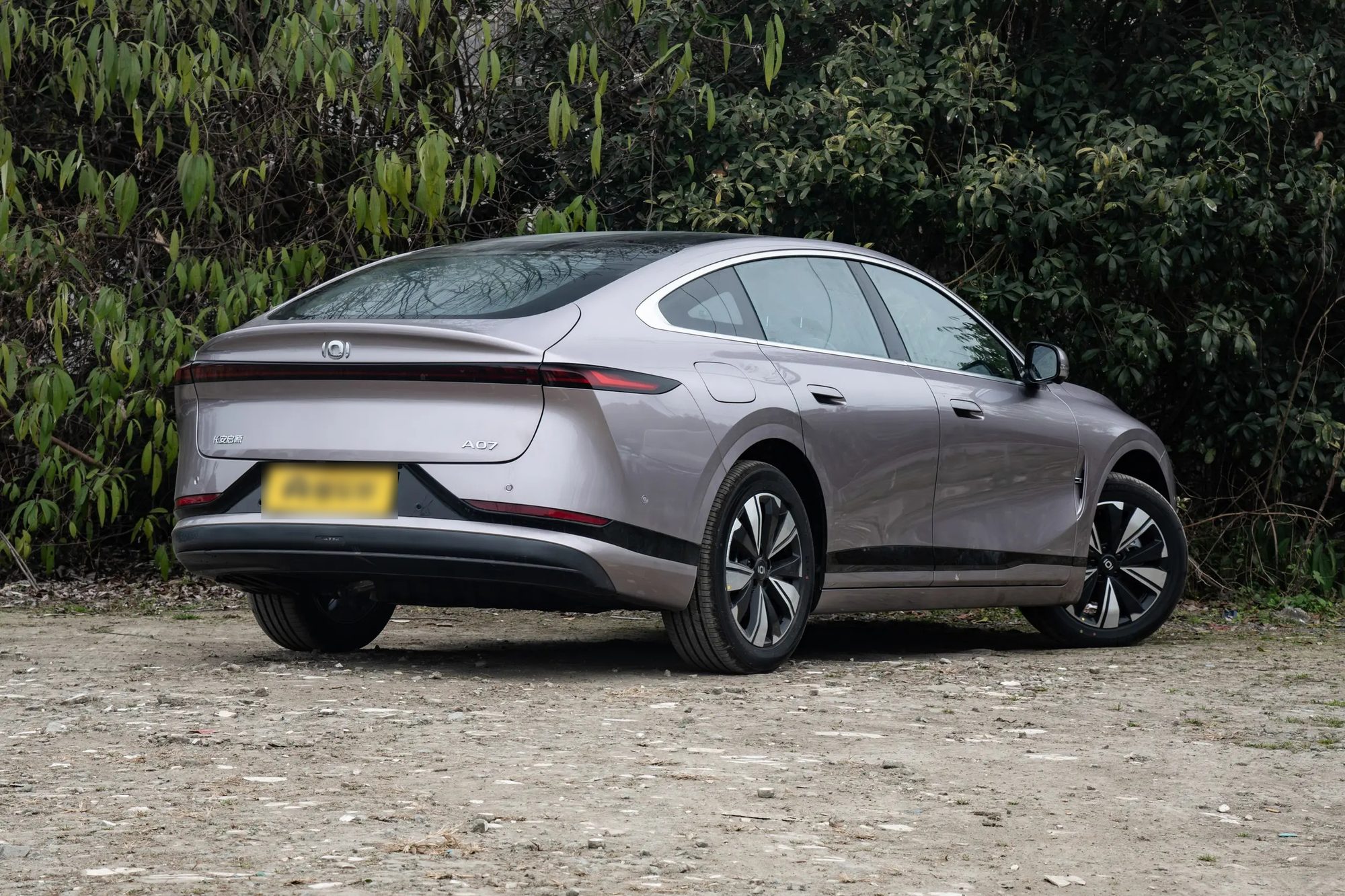 Changan Qiyuan A07 — корма три четверти справа