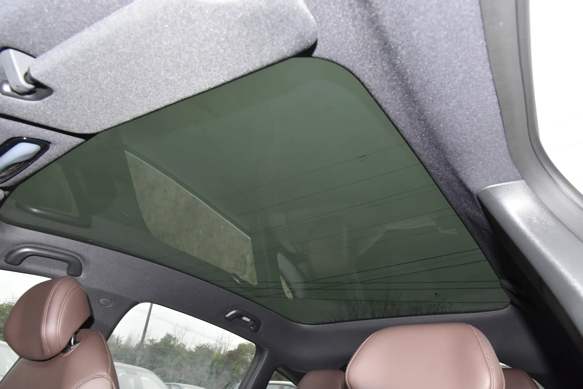 Changan Qiyuan A07 — панорамная крыша Sky Screen